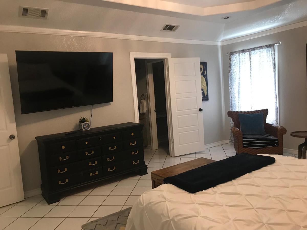 Cheerful 4 Bedroom Home With Pool And Bbq Area With 5Th Bedroom Option 브라운즈빌 외부 사진