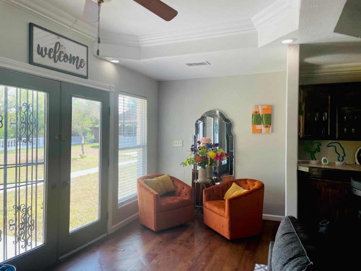 Cheerful 4 Bedroom Home With Pool And Bbq Area With 5Th Bedroom Option 브라운즈빌 외부 사진